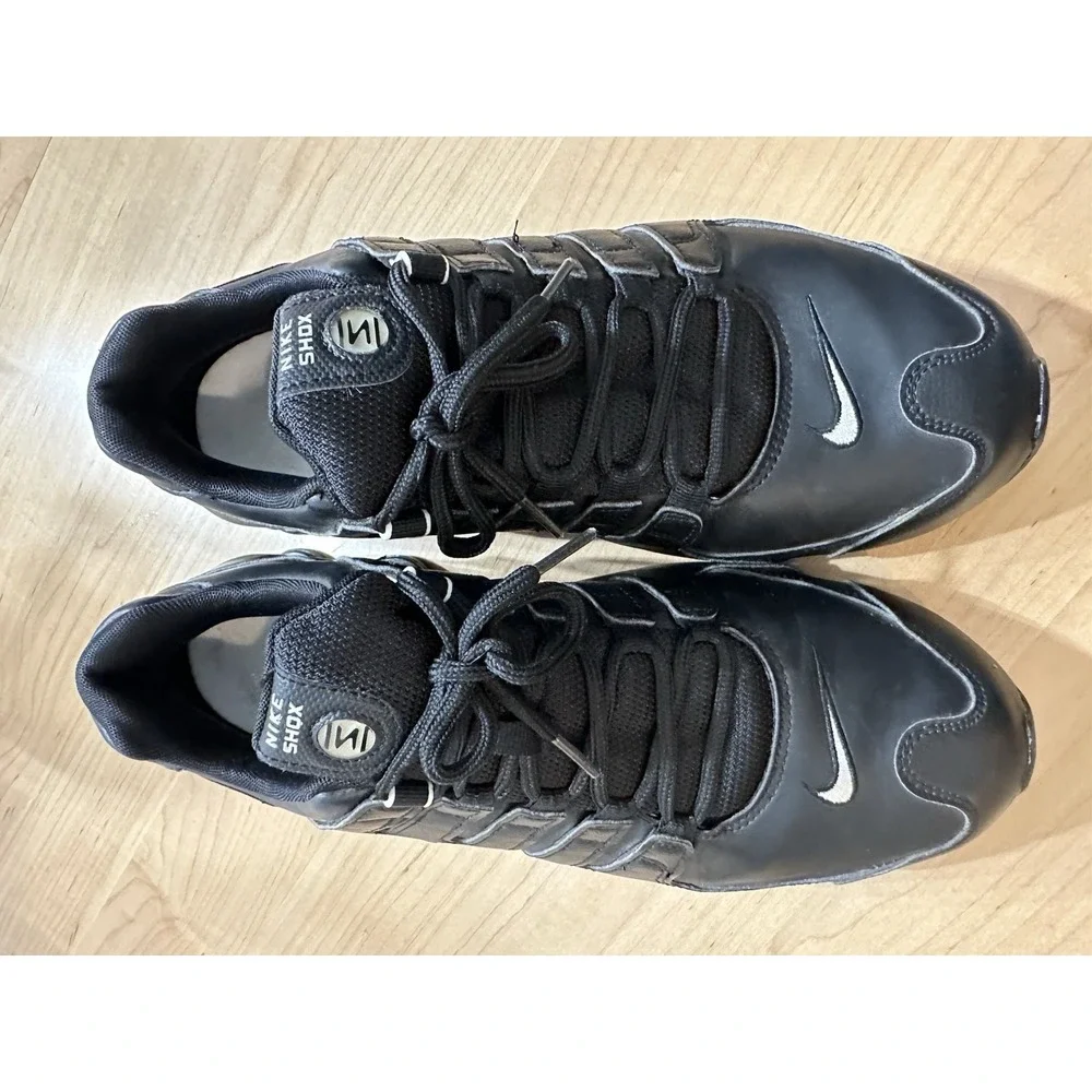 Nike Shox NZ Men's 10.5 Athletic Leather Sneakers Black White 501524-091